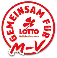 Rotes rundes Logo mit der Aufschrift Gemeinsam f r M-V, einem vierbl ttrigen Kleeblatt und dem Schriftzug Lotto Mecklenburg-Vorpommern in der Mitte. Beschreibung von KI generiert